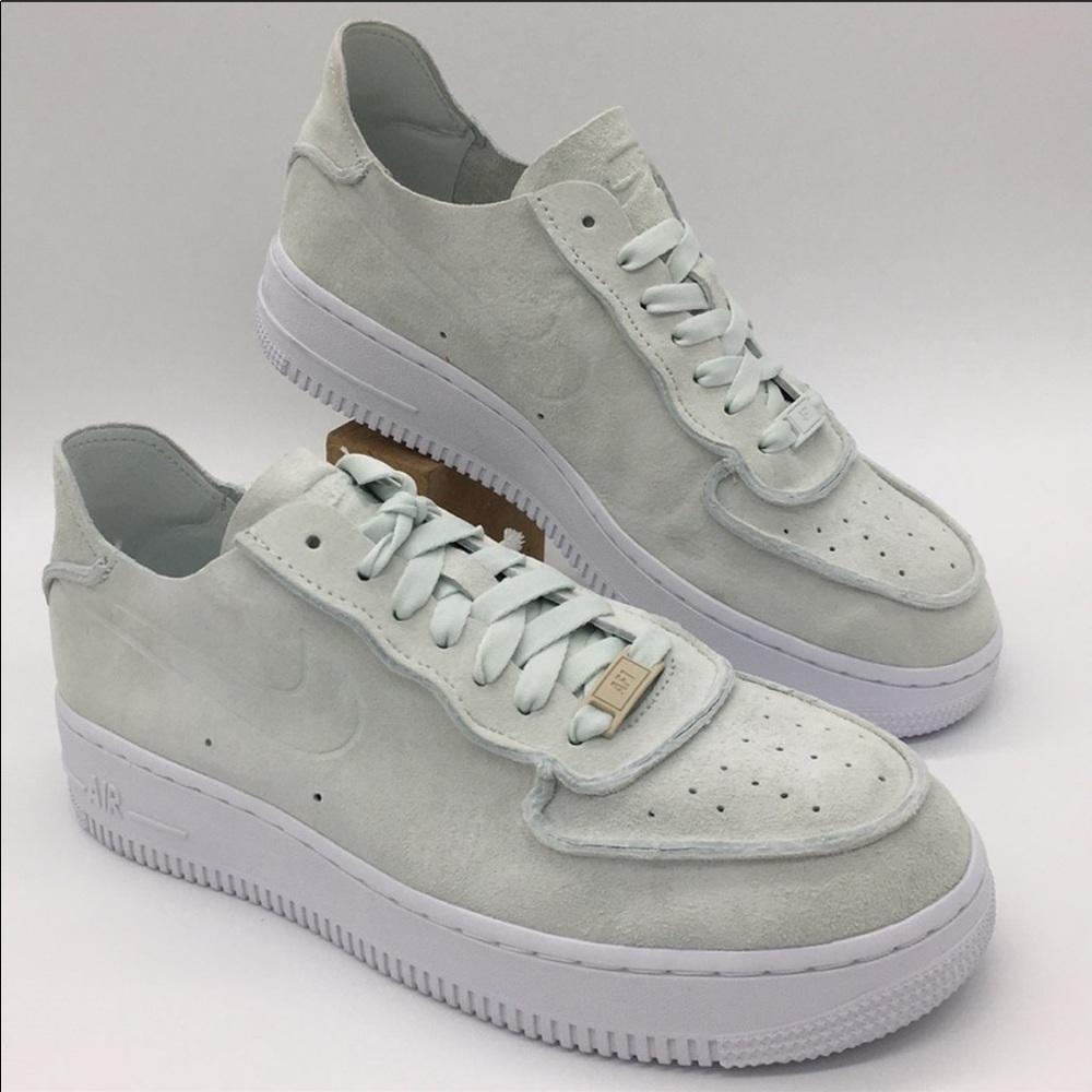 SOLD - Nike Women’s Air Force 1